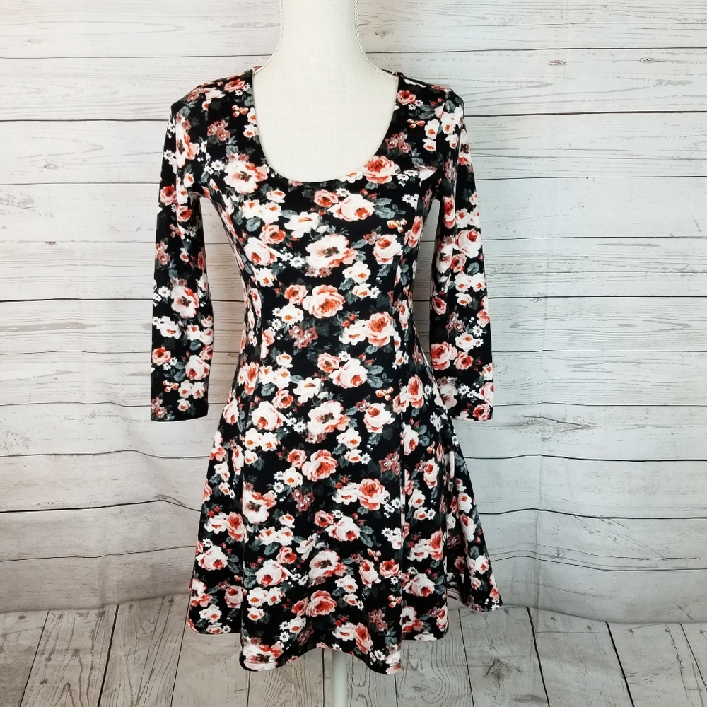 Forever 21 Floral Print Mini Skater Dress